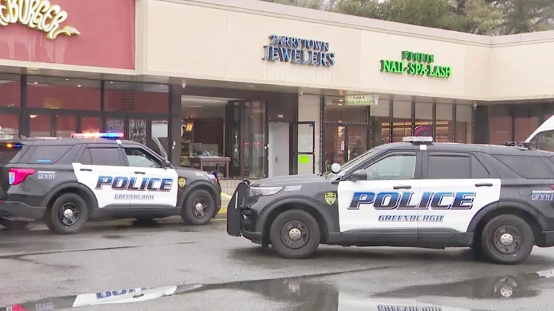 Story image: Tarrytown Jewelers in Hartsdale victim of robbery in broad daylight