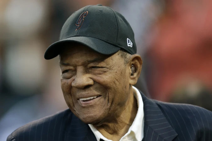 Story image: Willie Mays, Giants' electrifying 'Say Hey Kid,' has died at 93