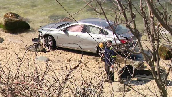 Police: Suspect leads officers on chase, drives off cliff in Greenport 