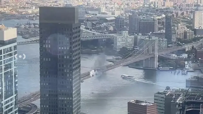 Story image: Car fire erupts on Brooklyn Bridge