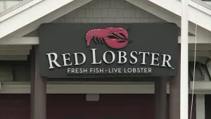 LI native Flavor Flav teams up with Red Lobster for new signature meal 
