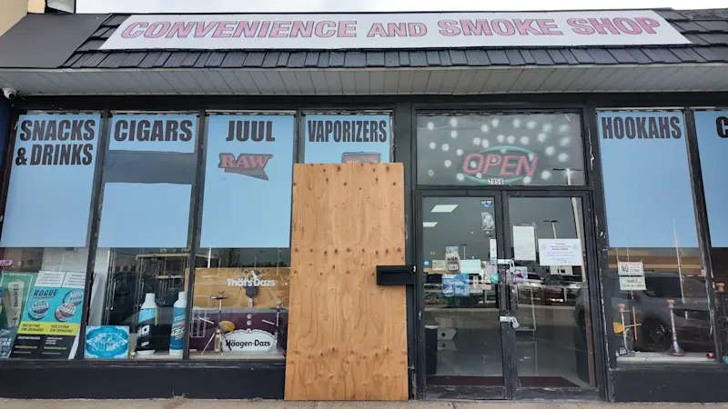 Story image: Nassau County police shut down trio of smoke shops for allegedly selling illegal vapes, kratom