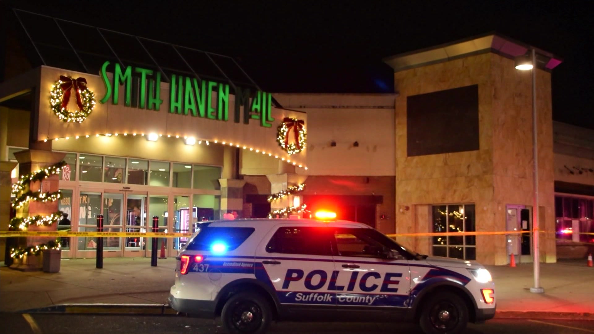 Police: Teen stabbed outside of Smith Haven Mall in Lake Grove