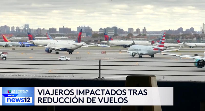 Story image: Univision 41 News Brief: Viajeros impactados tras reducción de vuelos