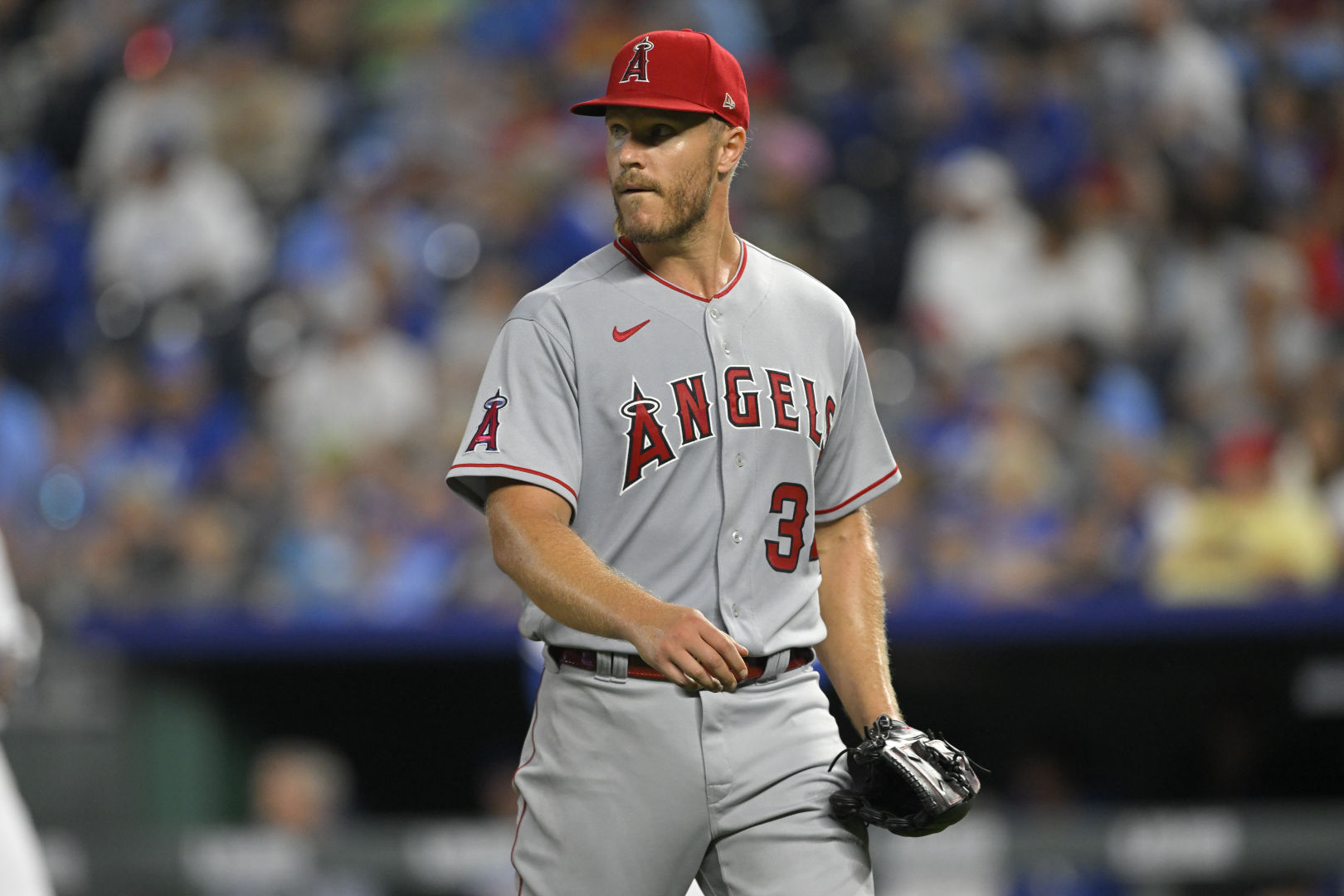 Phillies acquire Noah Syndergaard from Angels ahead of deadline