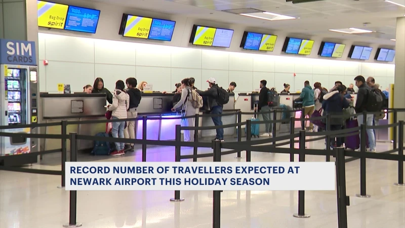 Story image: Thanksgiving air travel begins with more than 450 delays at Newark Liberty