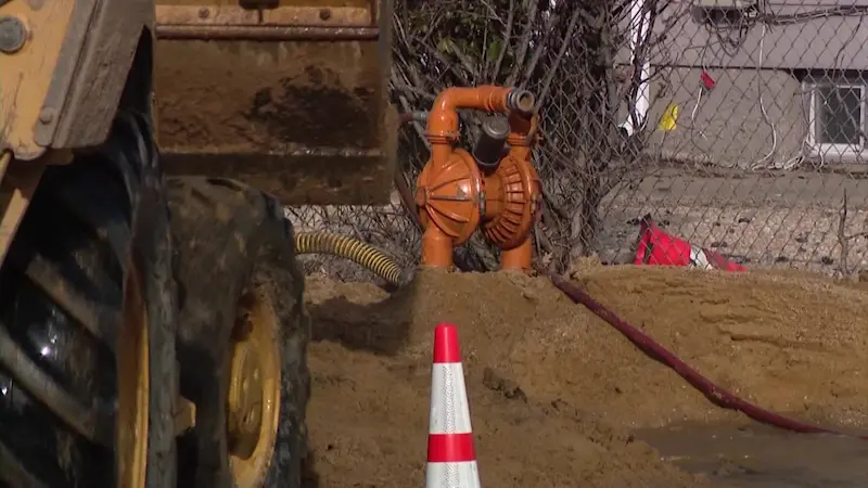 Story image: Frigid temperatures cause water main breaks across Long Island