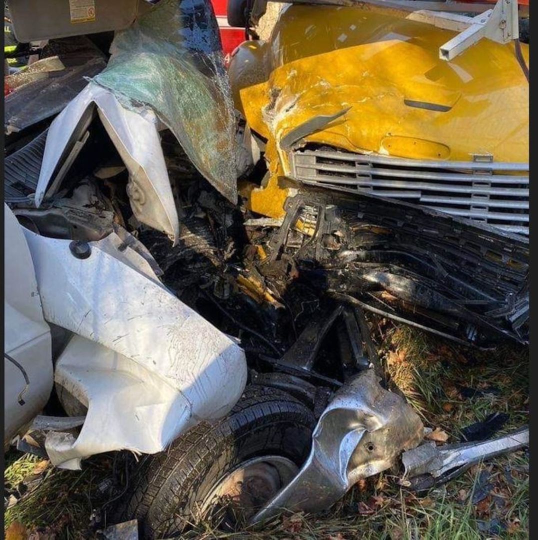 At least 2 dead, 5 seriously injured in Highland Mills crash