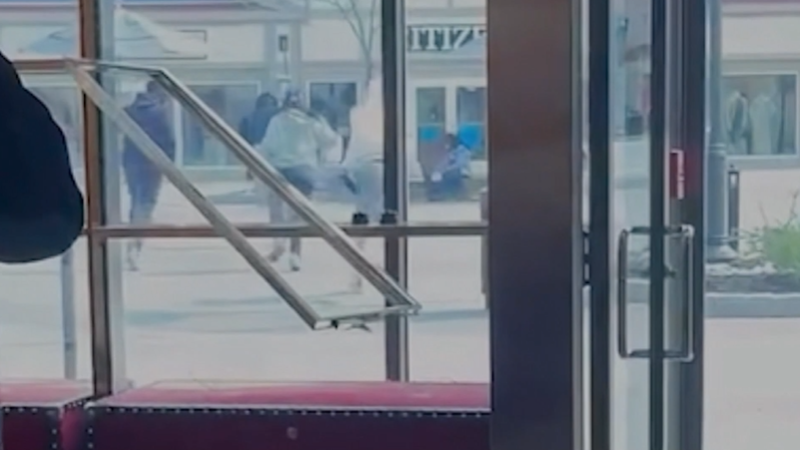 Story image: Police: $30K worth of handbags stolen from Gucci store at Woodbury Common; suspects flee to New Jersey