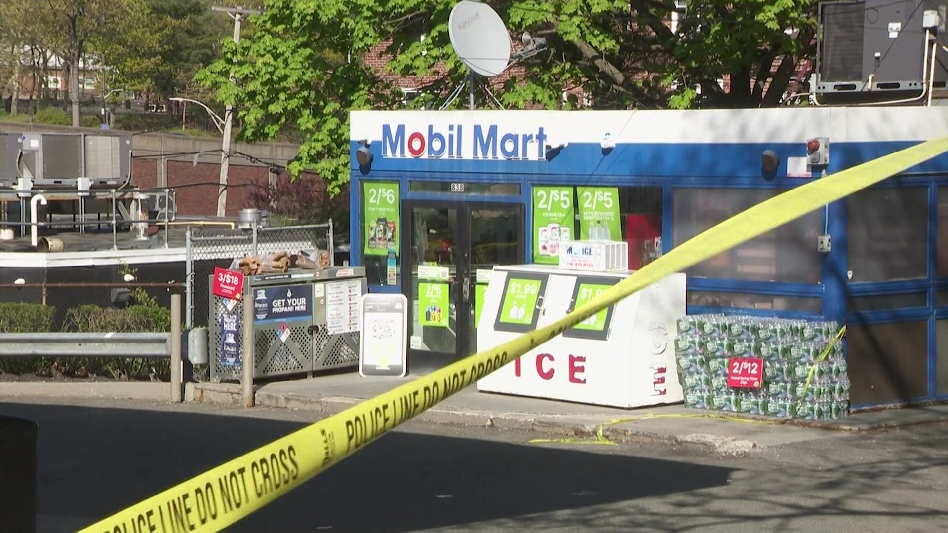 WC 10P MON_CarjackingShooting_ajc_2026-04-27-22-06-33