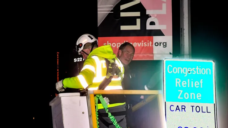 CongestionZoneSignUnveiling003.PNG