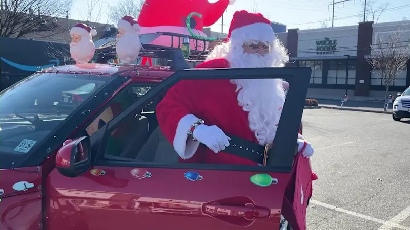 Story image: DoorDash driver delivers food dressed as Santa in honor of his late wife