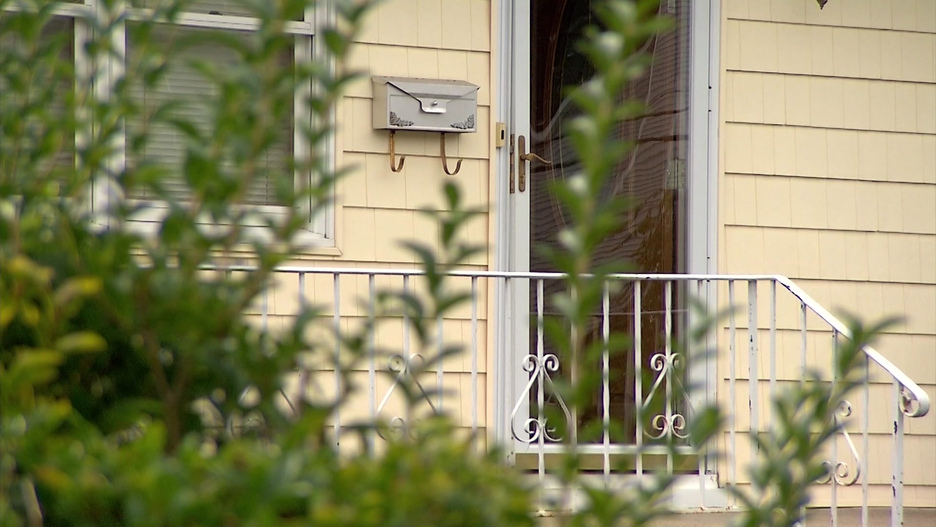 Taxing Long Island Ways To Save On Utility Bills - News12 | Long Island