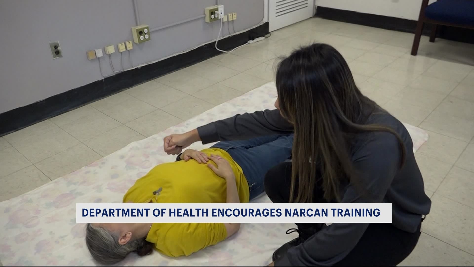 社区卫生工作者向纽约居民提供纳尔康培训以帮助挽救生命