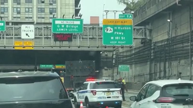 Story image: George Washington Bridge lower level closed indefinitely after debris falls on Cross-Bronx Expressway