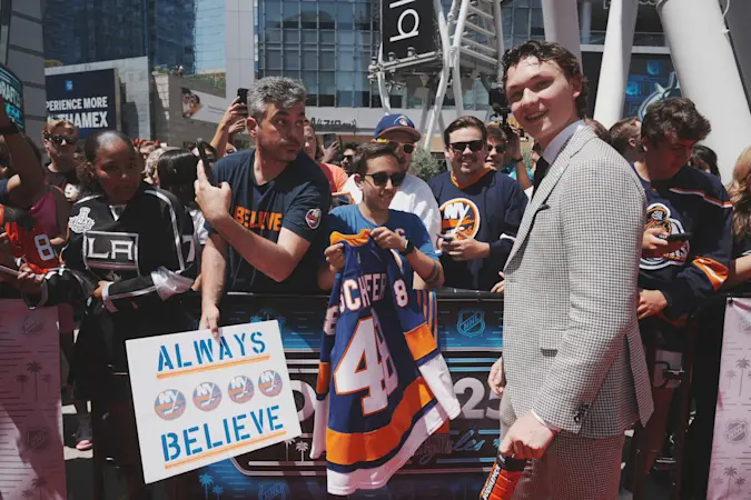 Story image: Islanders choose Erie defenseman Matthew Schaefer with No. 1 pick in NHL draft
