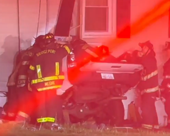 Bridgeportcarintobuilding 
