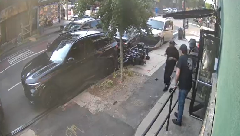 Story image: Caught on camera: Collision in Crown Heights intersection leaves 11 with minor injuries