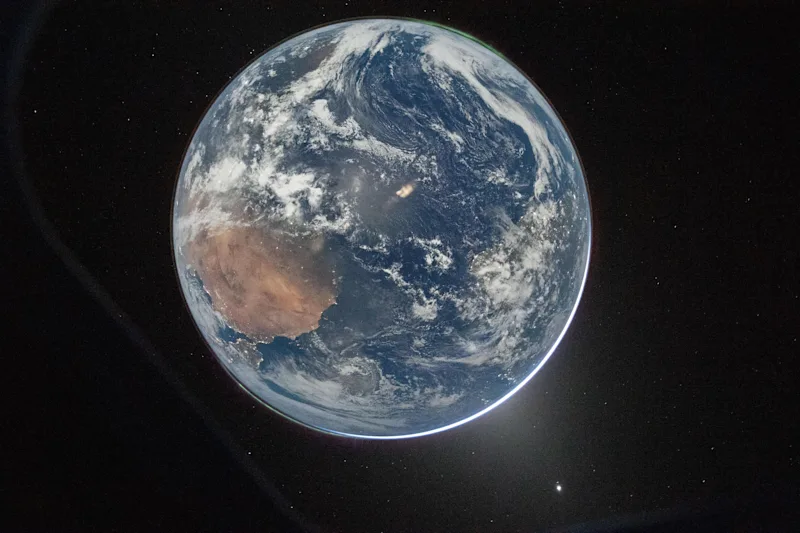 Earth full.jpg