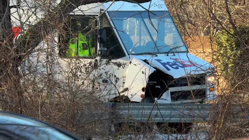 Story image: Police: Pedestrian fatally struck by FedEx truck on LIE in Jericho