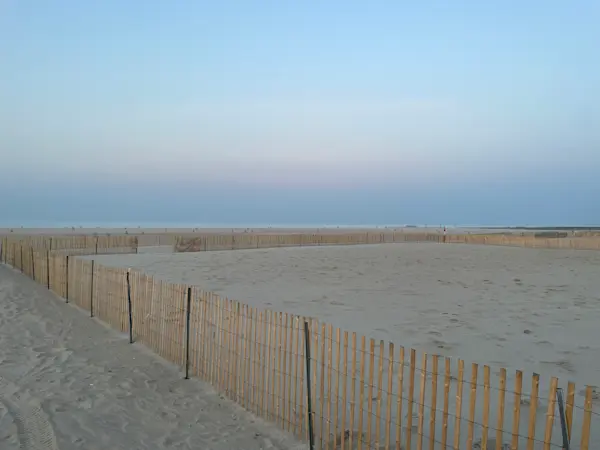 Story image: Extreme temperatures to blanket Long Island to start the week