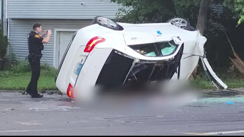 Story image: Police: Crash on Indian Avenue kills 22-year-old Bridgeport man