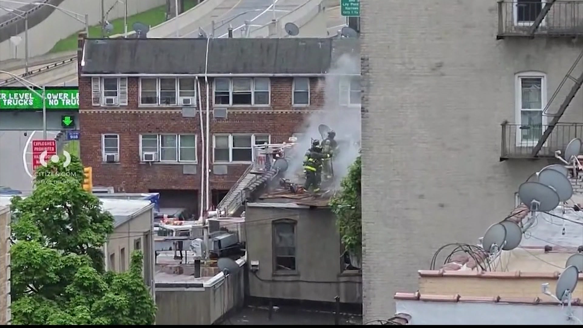 RTBK92ndStStoreFireRFlaks1030pm_2026-05-09-22-37-15