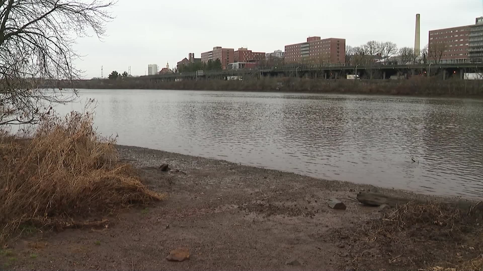 Central Jersey residents near Raritan River at risk of flooding