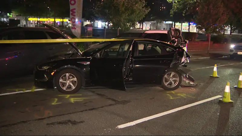 Story image: NYPD: Crash near mall in Co-op City kills 1, injures 7