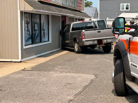 PICKUP CRASH