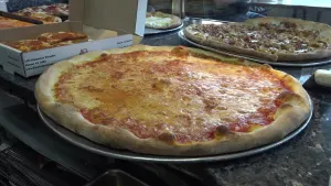 Long Island pizzerias come together to raise funds for family of slain detective