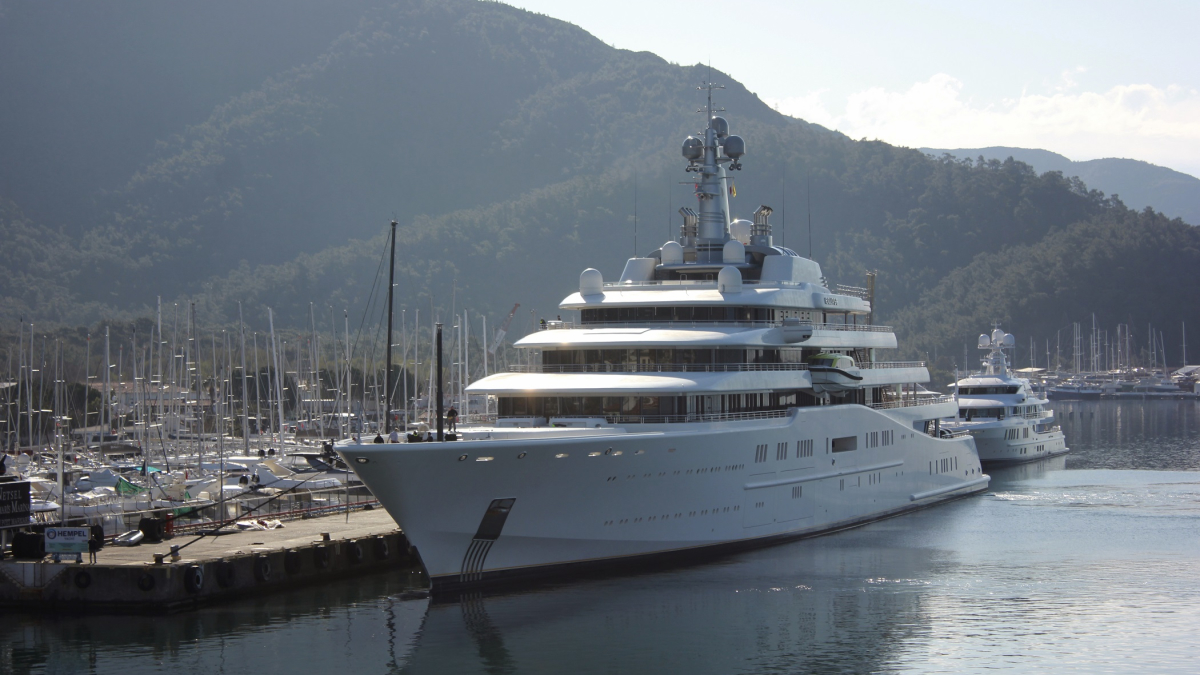 Chelsea Owner Abramovich's Second Yacht Also Docks in Turkey