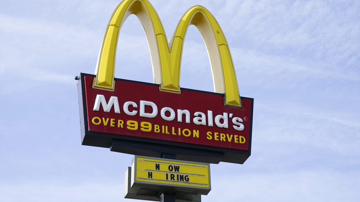 McDonald's to Temporarily Close 850 Stores in Russia