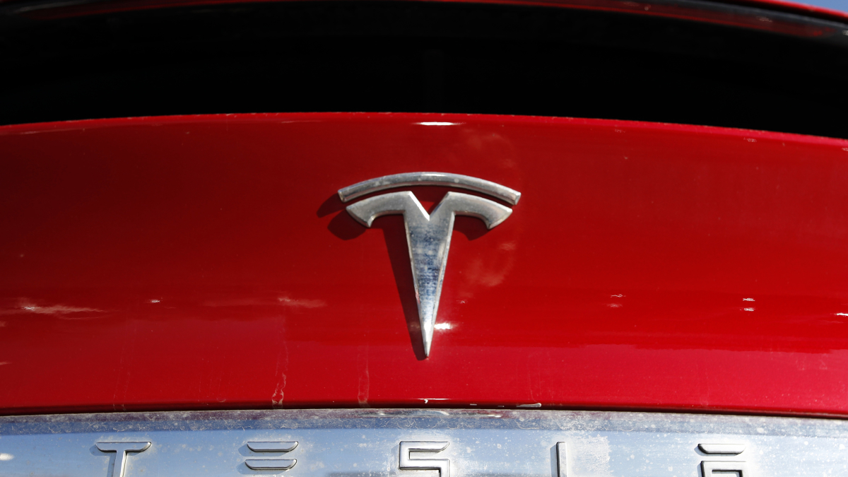 Tesla Boosts Turbocharged Stock With Plan for 5-for-1 Split