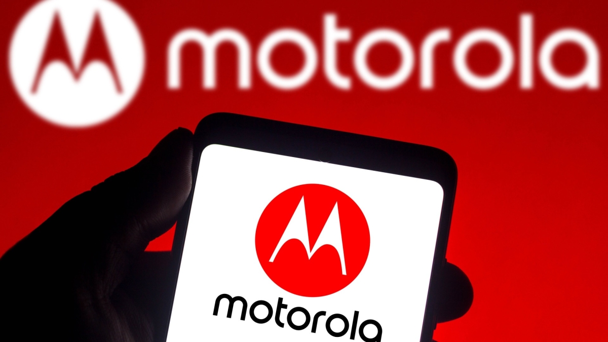New Motorola Smartphone Seeks to 'Democratize' Satellite Communication 