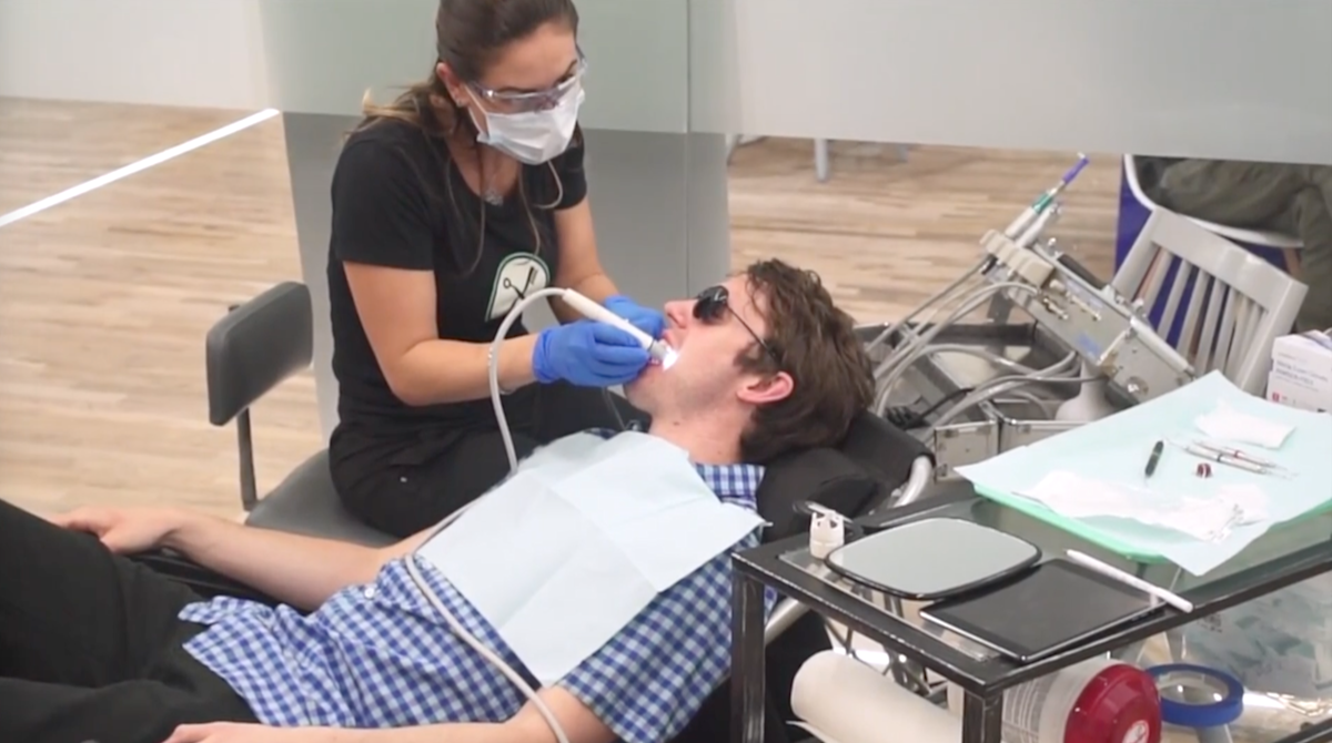 Floss Bar The "Drybar" of Dental Hygiene