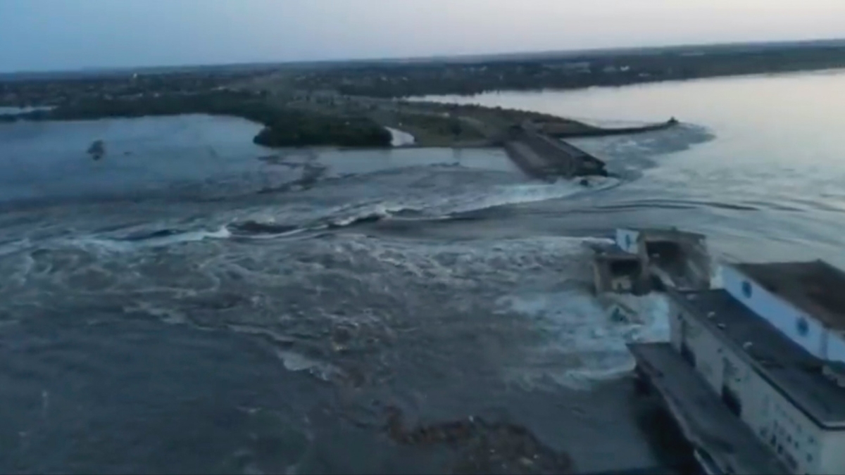 Ukraine Dam Collapse Triggers Emergency as Moscow and Kyiv Blame Each Other