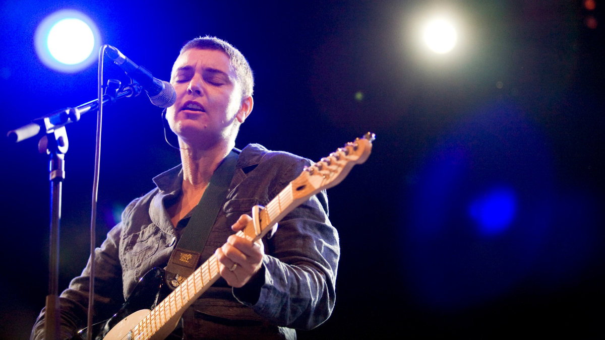 Sinéad O’Connor, Gifted and Provocative Irish Singer, Dies at 56