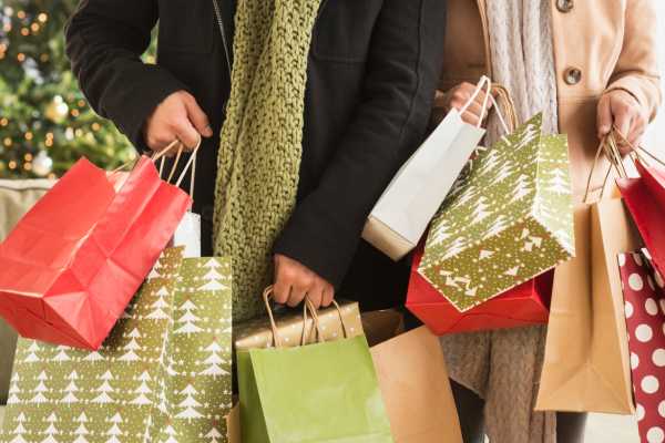 Stretching Your Dollar: Budgeting for Holiday Gift Shopping