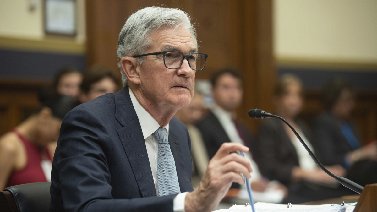 Powell: 'No Guarantee' Fed Can Tame Inflation, Spare Jobs