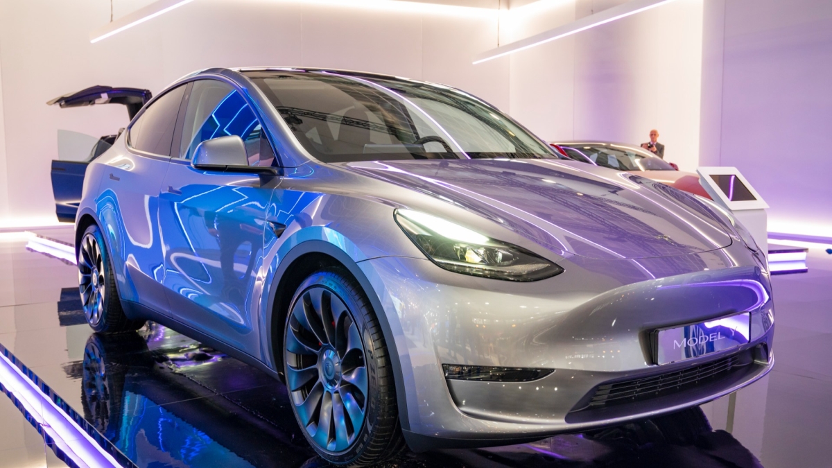 Heavier Electric Vehicles Like Tesla Model Y Now Qualify for Federal Tax Benefit as SUVs
