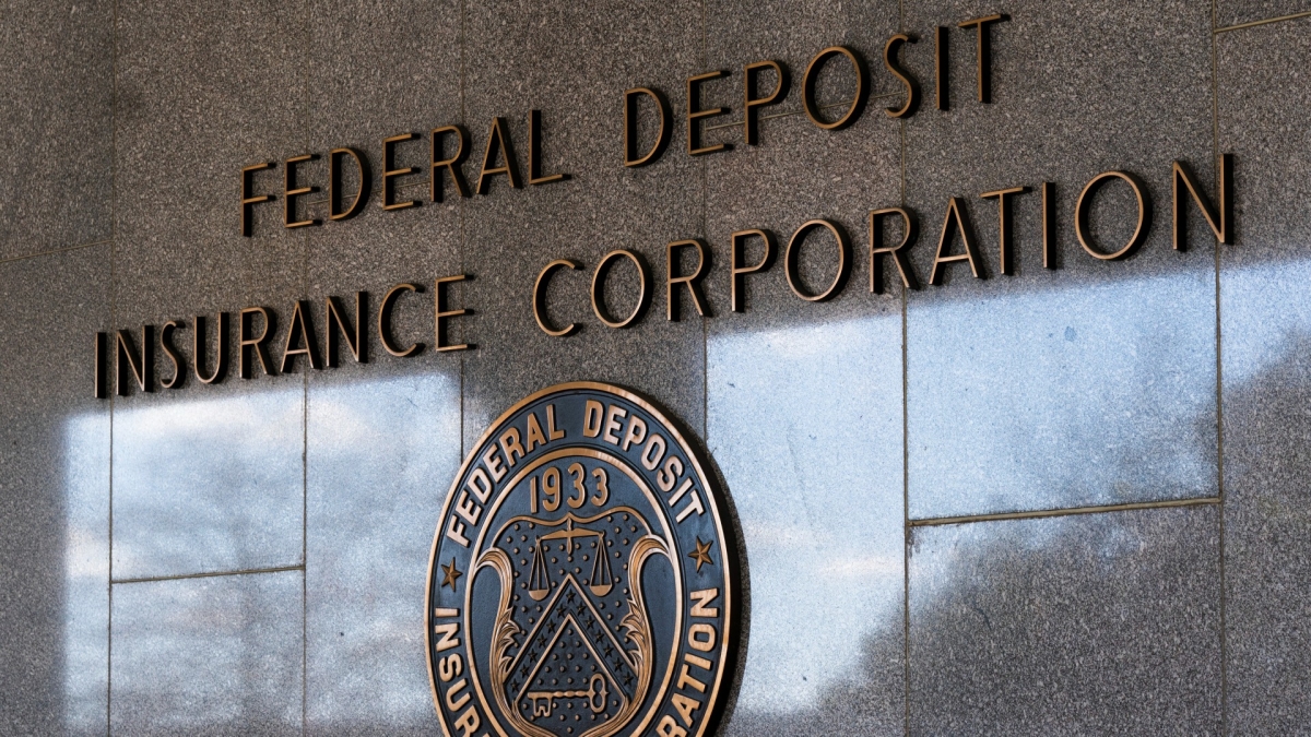 FDIC Recommends Raising Insured Deposit Limit for Businesses