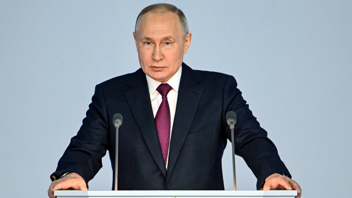 Putin Raises Tension on Ukraine, Suspends START Nuclear Pact