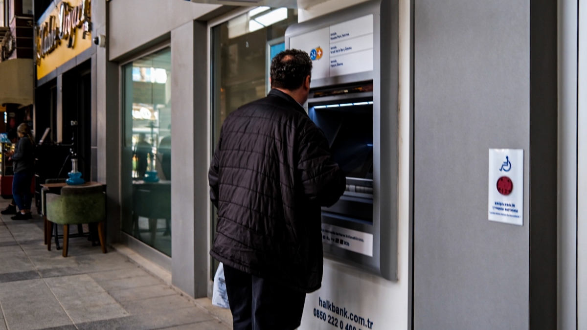Your Overdraft Fees Might Shrink As Low As $3