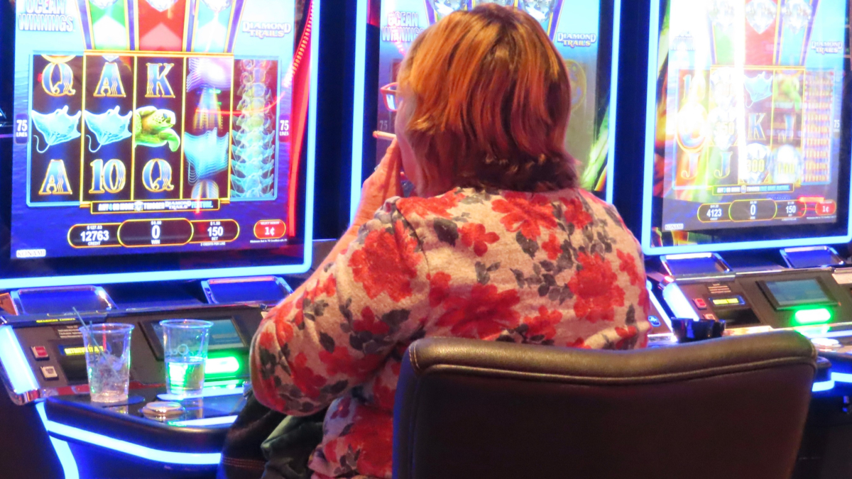 Auto Union Boss Urges New Jersey Lawmakers to Pass Casino Smoking Ban