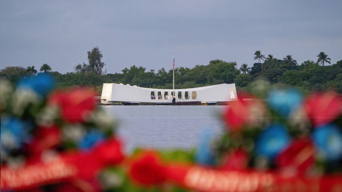 Centenarian Survivors of Pearl Harbor Attack Return to Honor Those Who Perished 82 Years Ago