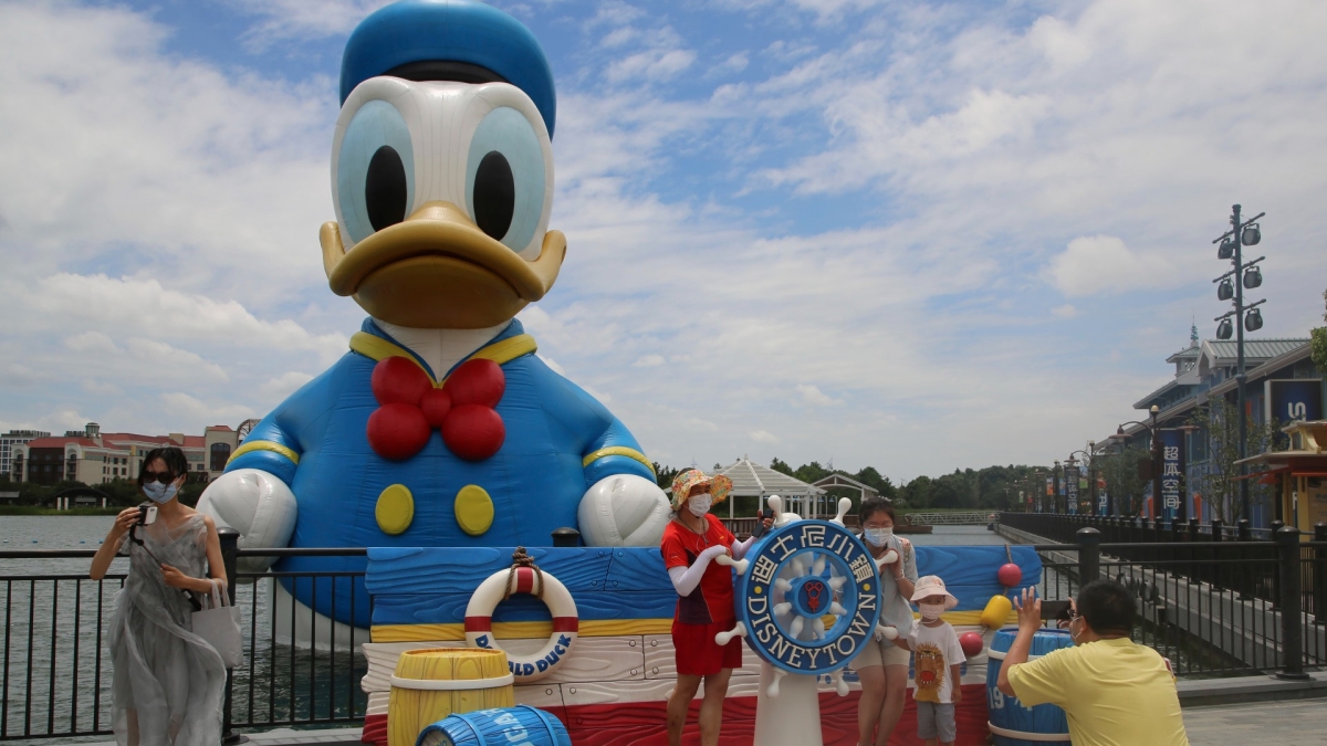 Shanghai Disneyland Closes Indefinitely as Businesses Lockdown Over COVID-19 