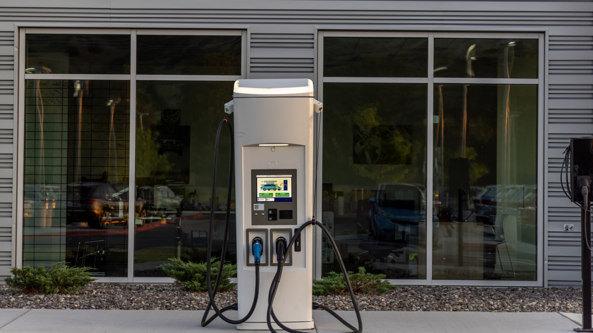 EV Drivers Encounter Broken, Disparate Charging Stations but New Tech Can Help