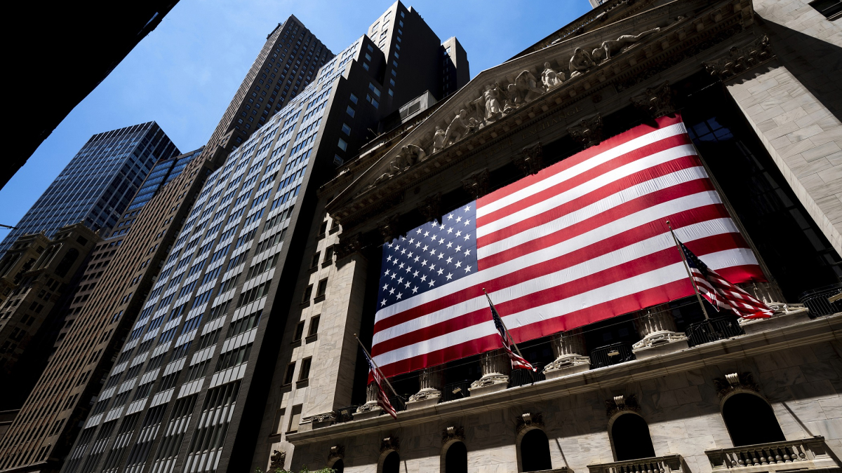 Wall Street Rallies as Countdown to Fed Speech Nears End