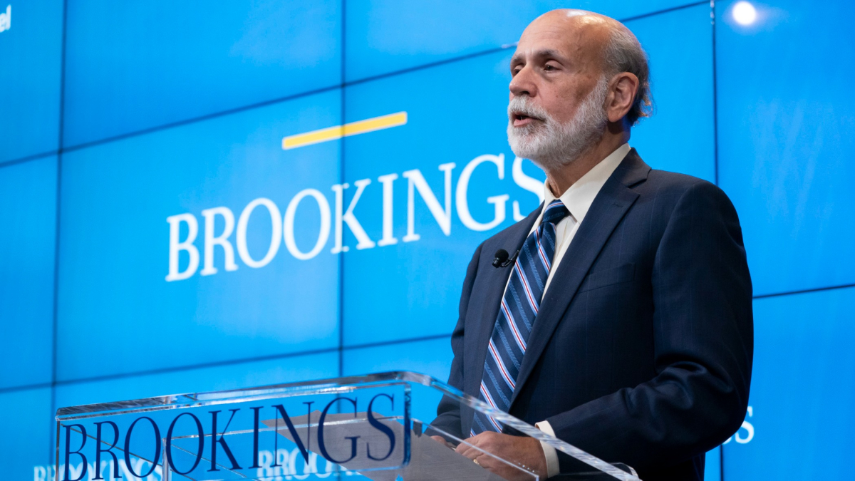 Former Fed Chair Ben Bernanke Gets Nobel Prize for Work on Banks